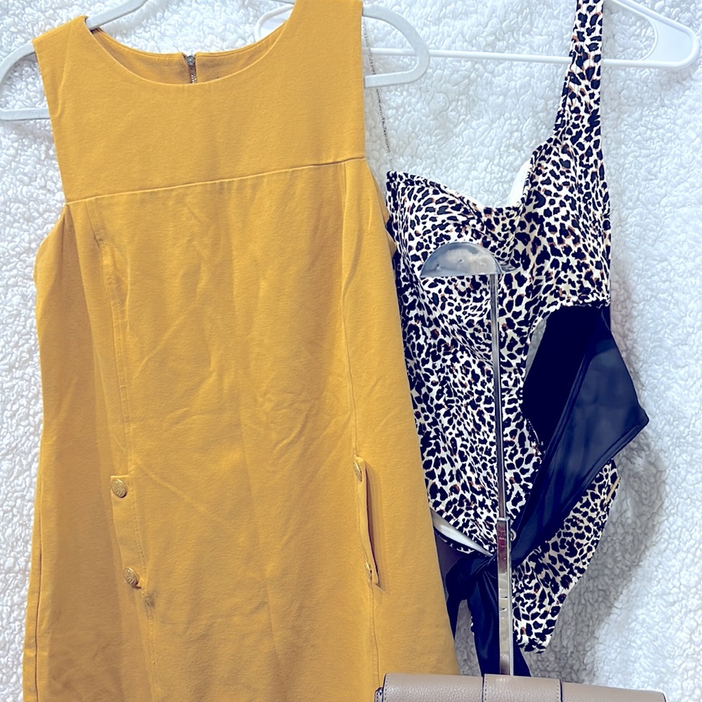 NWT 5 pieces Vince Camuto Crossbody ,Heels , Dress  Swimsuit, Sunglasses. Bundle - Picture 3 of 17